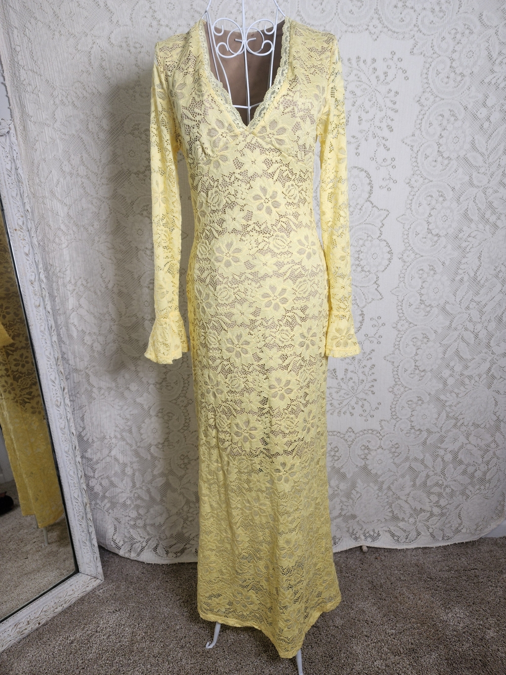 Lace V-Neck Long Sleeve Maxi Dress in Pale Yellow
